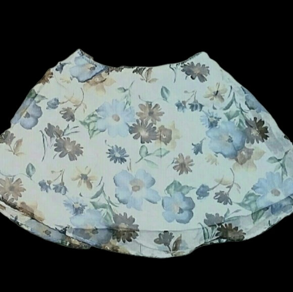 *CLEARANCE*Floral Pastel Mini-Skirt Cream Size Med